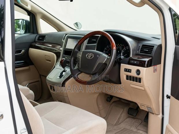 Toyota Vellfire 2009 White