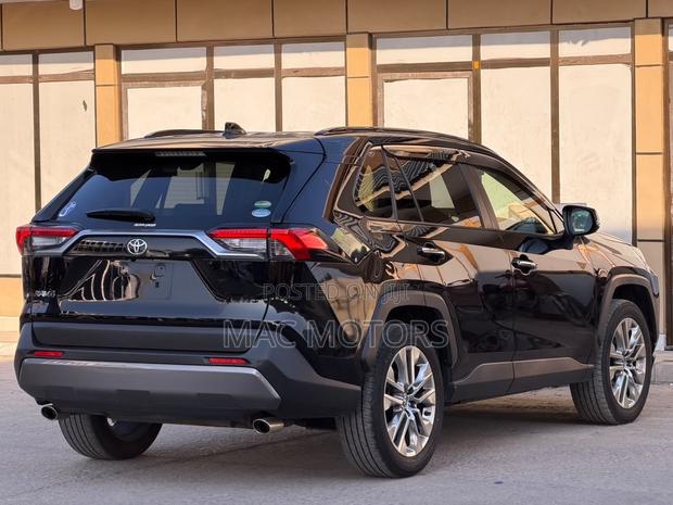 Toyota RAV4 2020 Black