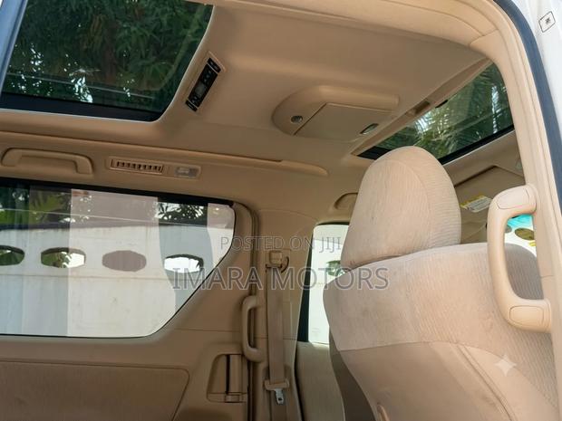 Toyota Vellfire 2009 White