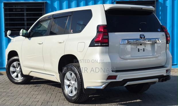 Toyota Land Cruiser Prado 2.7 2019 Pearl