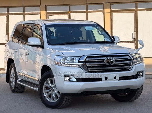 Toyota Land Cruiser 4.6 V8 ZX 2017 White