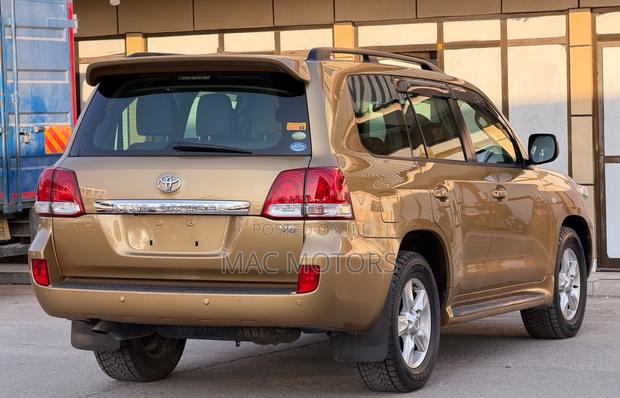 Toyota Land Cruiser 2008 Gold
