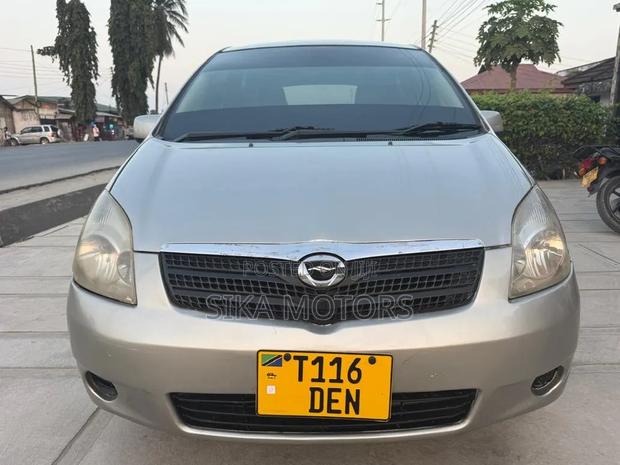 Toyota Corolla Spacio 2002 Silver