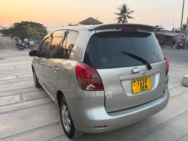 Toyota Corolla Spacio 2002 Silver