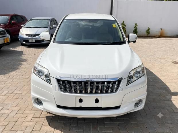 Toyota Vanguard 2009 White