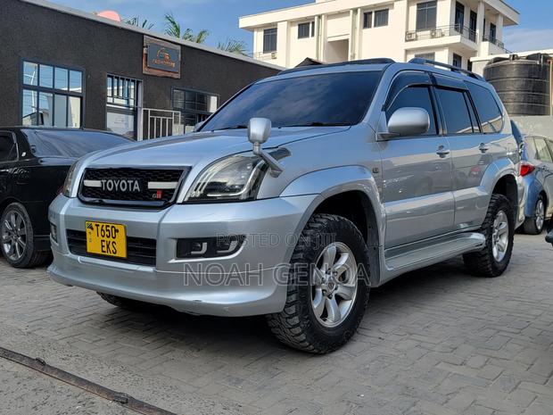 Toyota Land Cruiser Prado 2005 Silver