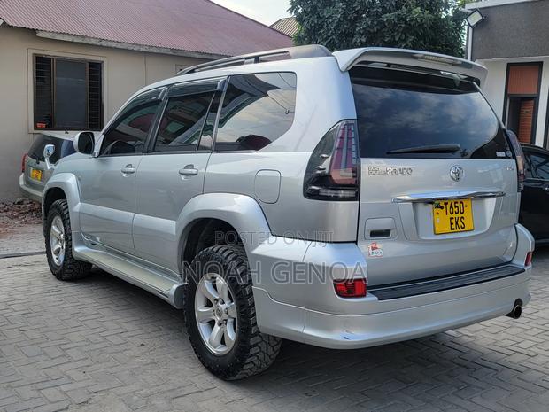 Toyota Land Cruiser Prado 2005 Silver