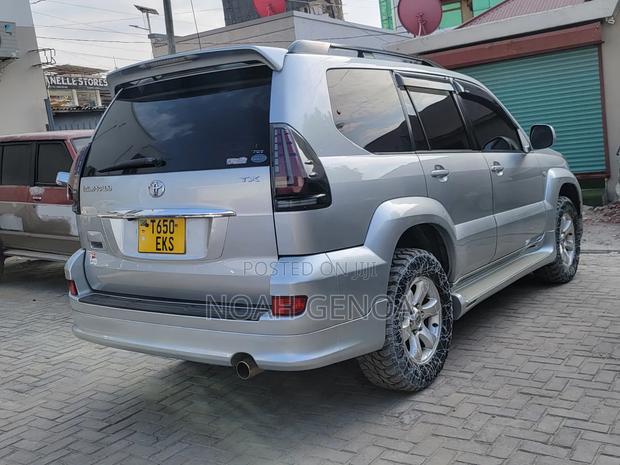 Toyota Land Cruiser Prado 2005 Silver
