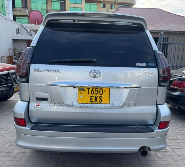 Toyota Land Cruiser Prado 2005 Silver