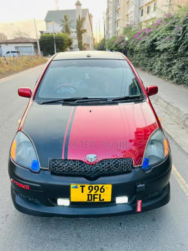 Toyota Vitz 2002 Red