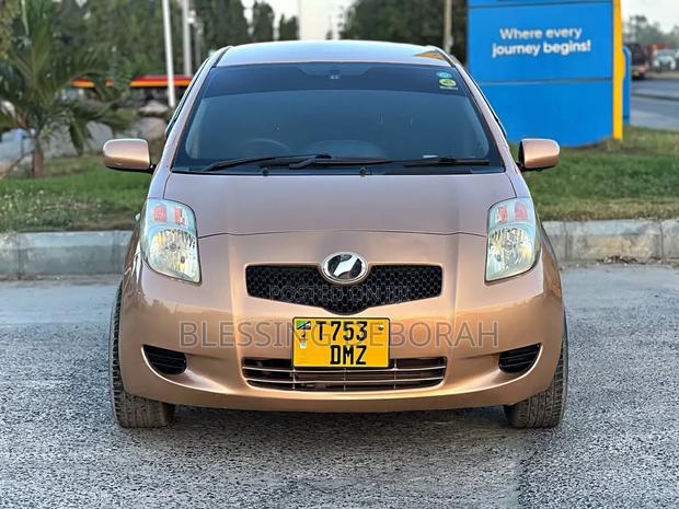 Toyota Vitz 2006 Brown