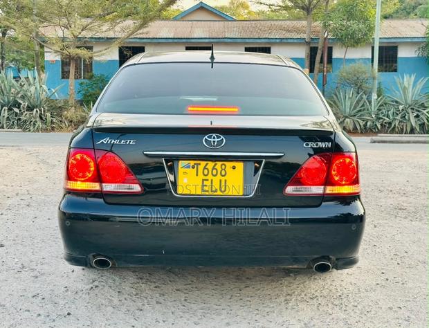 Toyota Crown 2006 Black