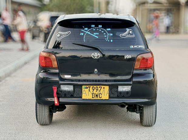 Toyota Vitz 1.3 AWD 5dr 2005 Black
