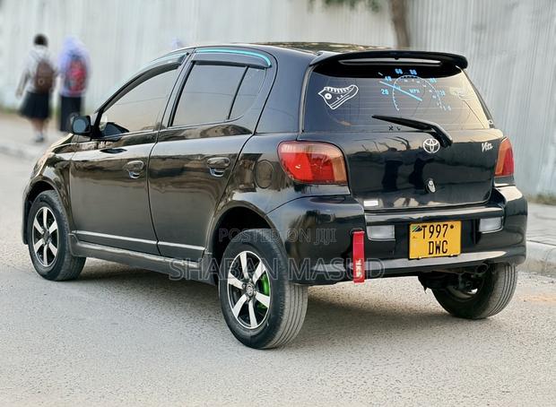 Toyota Vitz 1.3 AWD 5dr 2005 Black