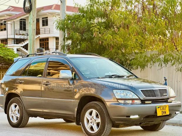 Toyota Harrier 2001