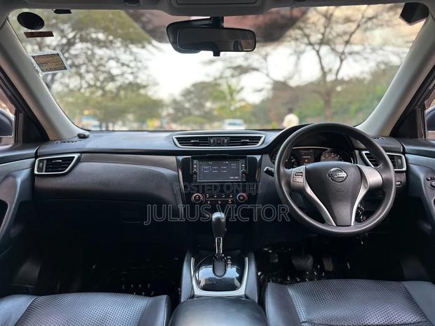 Nissan X-Trail 2017 Gray