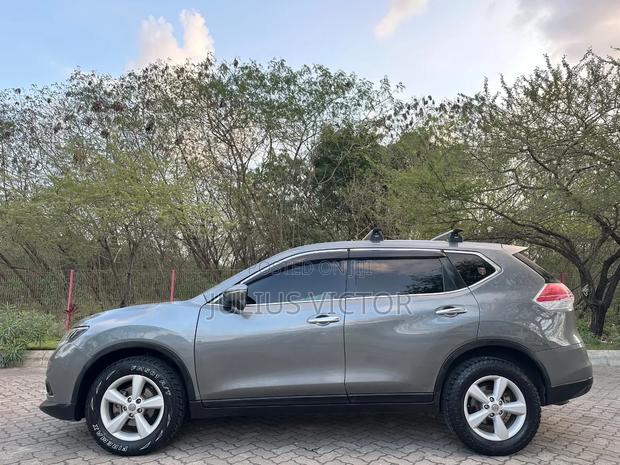 Nissan X-Trail 2017 Gray