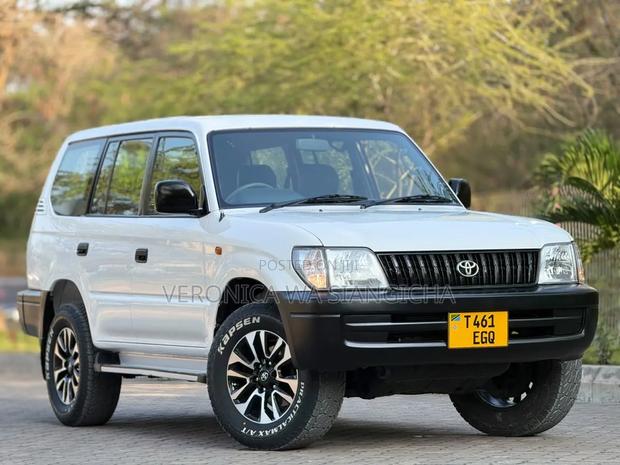Toyota Land Cruiser Prado 2003 White