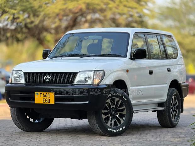 Toyota Land Cruiser Prado 2003 White