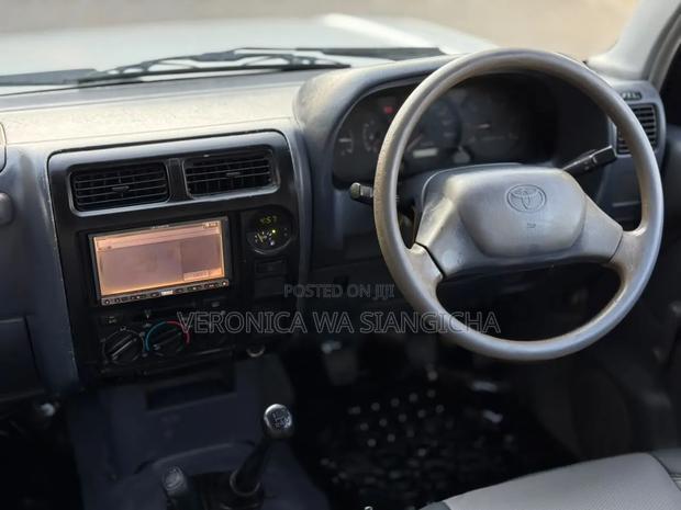Toyota Land Cruiser Prado 2003 White
