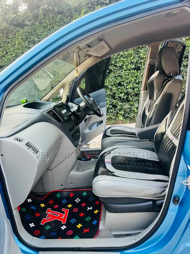 Toyota Nadia 2001 Blue