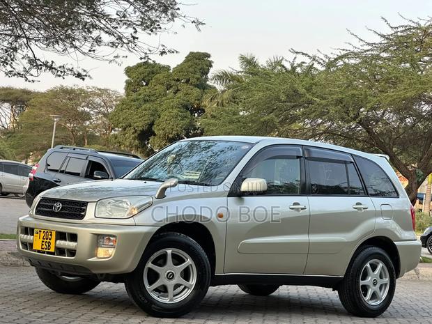 Toyota RAV4 Automatic 2003 Beige