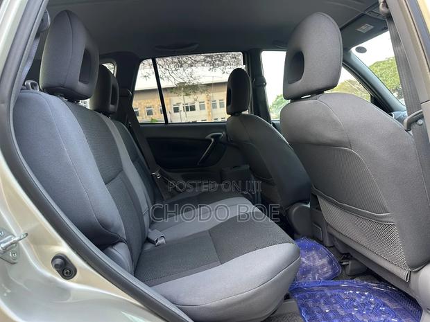 Toyota RAV4 Automatic 2003 Beige