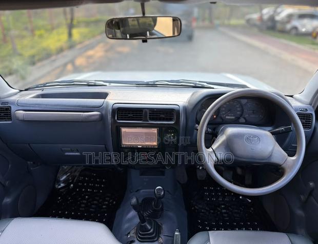 Toyota Land Cruiser Prado 2002 White