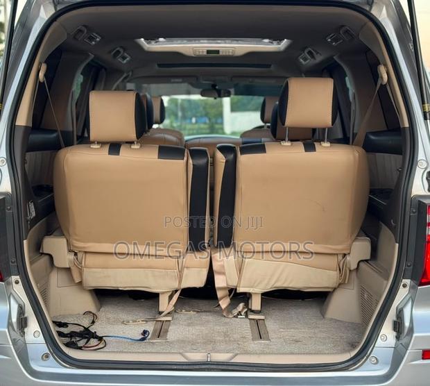Toyota Alphard 2.4 Petrol FWD 2005 Silver