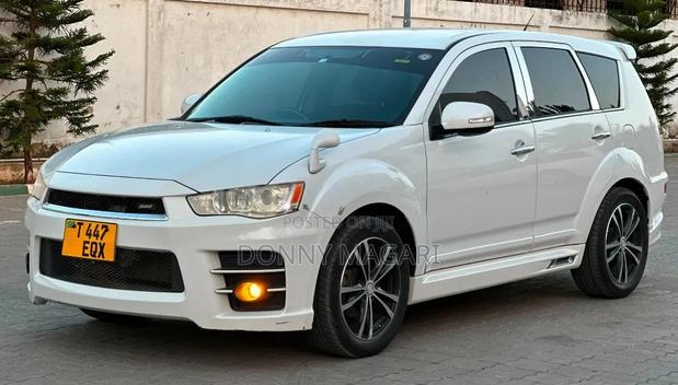 Mitsubishi Outlander 2012 White