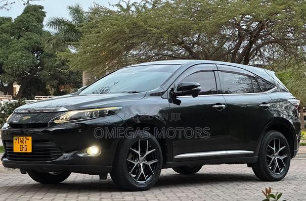 Toyota Harrier 2.0 2017 Black