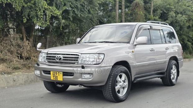 Toyota Land Cruiser 2000 Silver