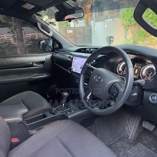 Toyota Hilux Revo Double Cab Deisel 2.4 AWD 2019 Black