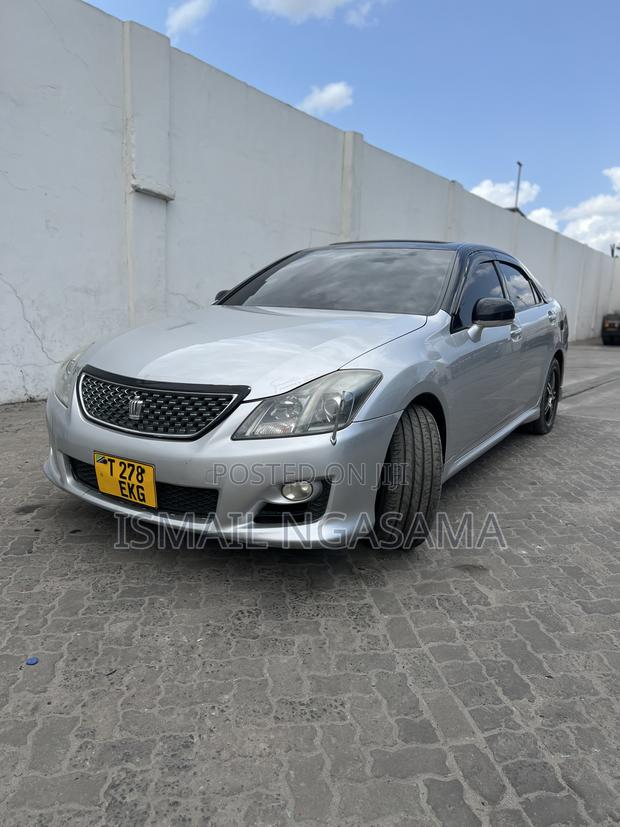 Toyota Crown 2008 White