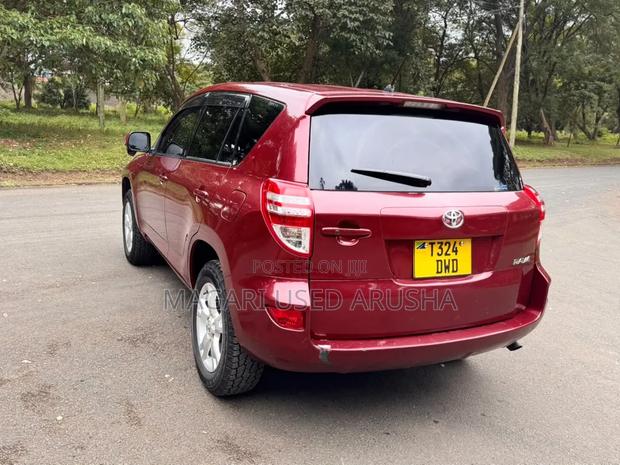 Toyota RAV4 2011 Red