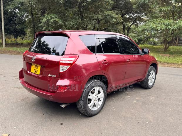 Toyota RAV4 2011 Red