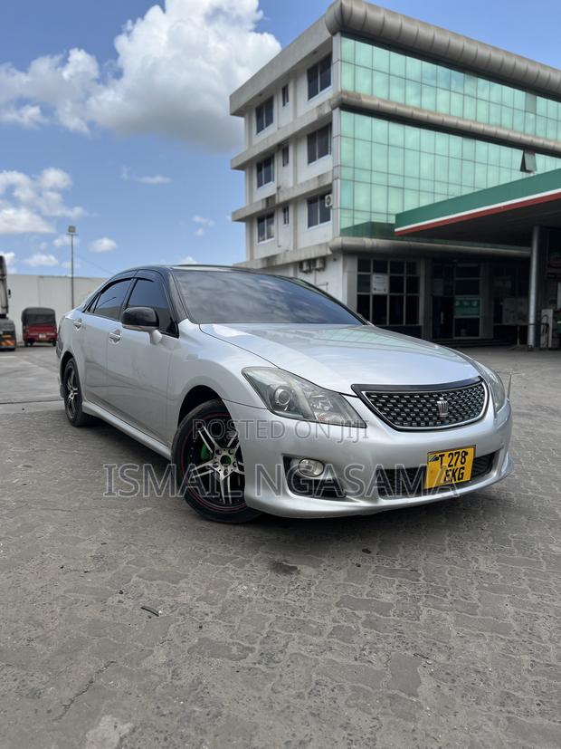 Toyota Crown 2008 White