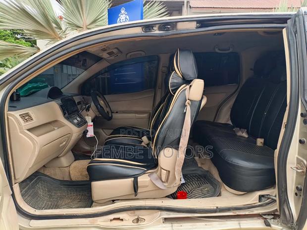 Toyota Raum 2005 Silver