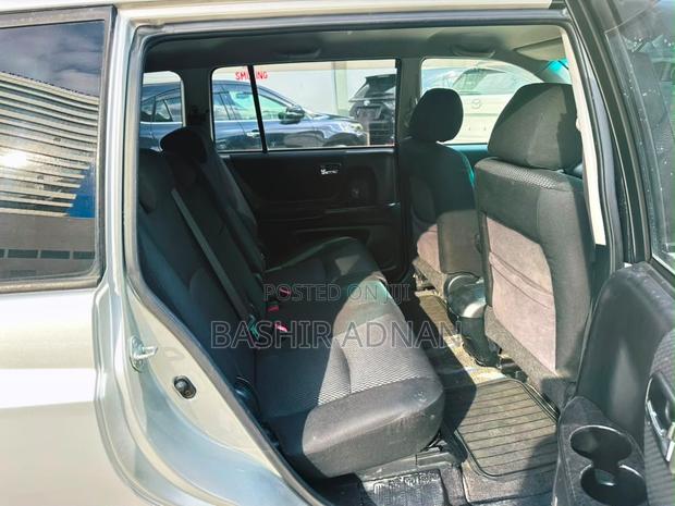 Toyota Kluger 2003 Silver