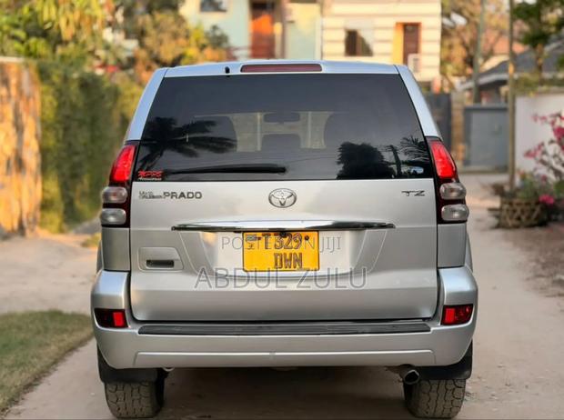 Toyota Land Cruiser Prado 2005 Silver