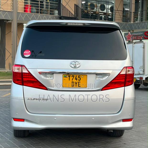 Toyota Alphard 2009 Silver