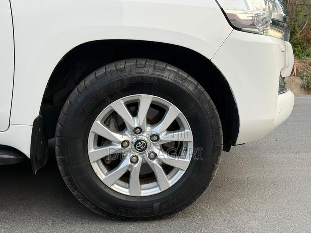 Toyota Land Cruiser 4.6 V8 VXR 2016 White