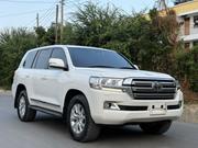 Toyota Land Cruiser 4.6 V8 VXR 2016 White for sale
