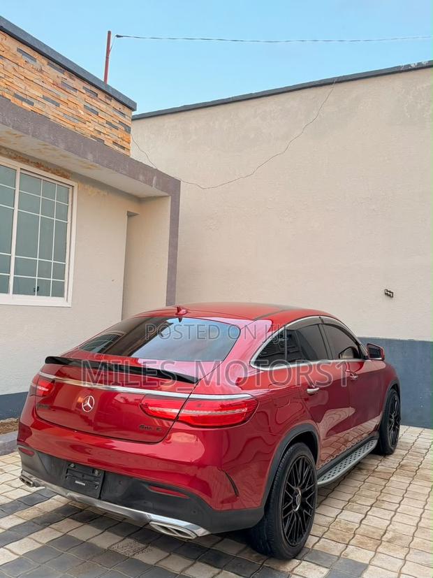 Mercedes-Benz GLE-Class 2018 Red