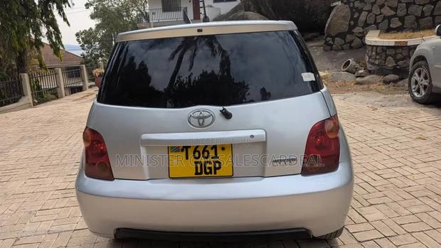 Toyota IST 2006 Silver