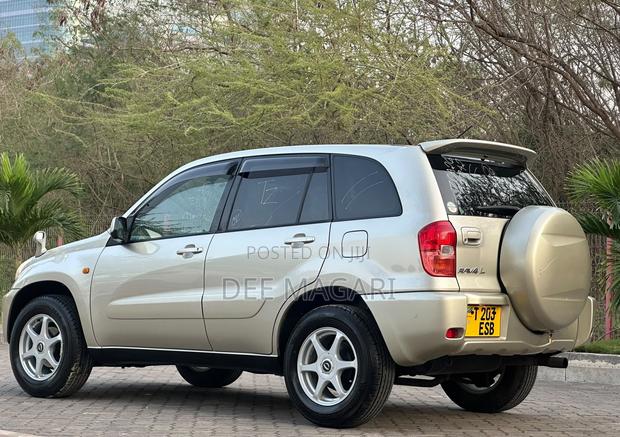 Toyota RAV4 Automatic 2003 Beige