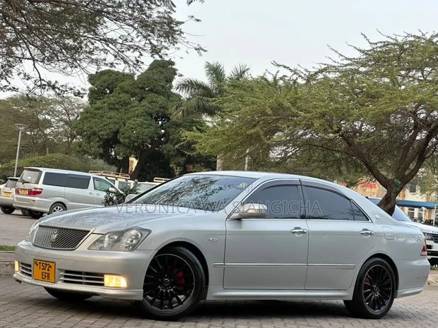 Toyota Crown 2006