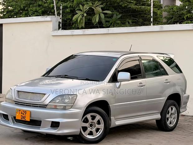 Toyota Harrier 2004
