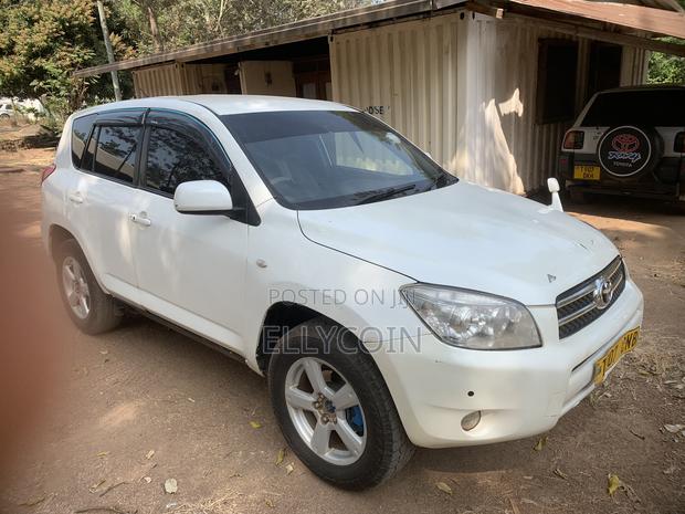 Toyota RAV4 2008 White