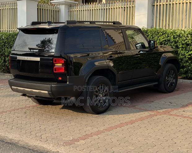 Toyota Land Cruiser Prado 2024 Black